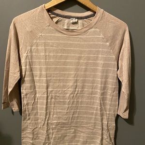 Under armor heat gear baseball tee khaki white stripes size small